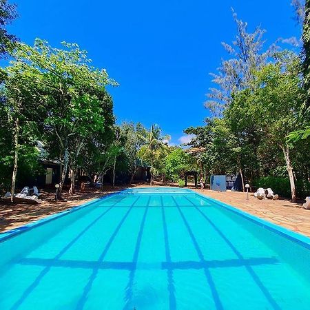 Kijani Cottages Diani Diani Beach Kültér fotó
