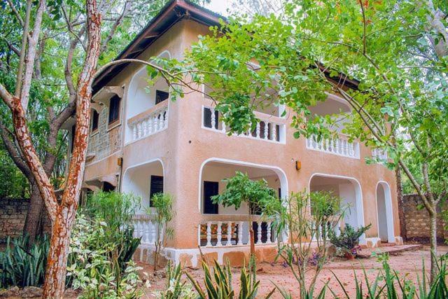 Kijani Cottages Diani Diani Beach Kültér fotó